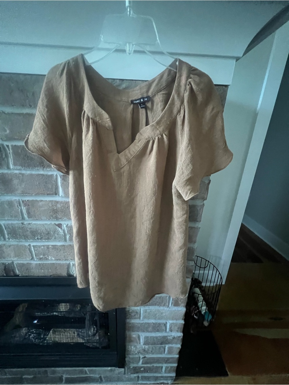 Sami & Jo Tan Short-Sleeve V-Neck Blouse